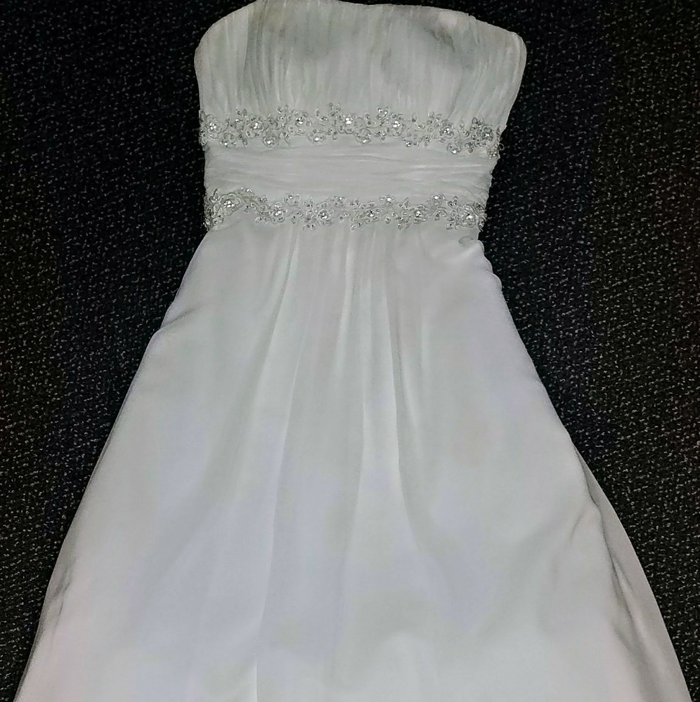*FINAL SALE*David's Bridal Strapless Wedding Dress